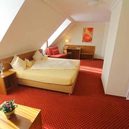 Abasto Hotel Eichenau Esterno foto