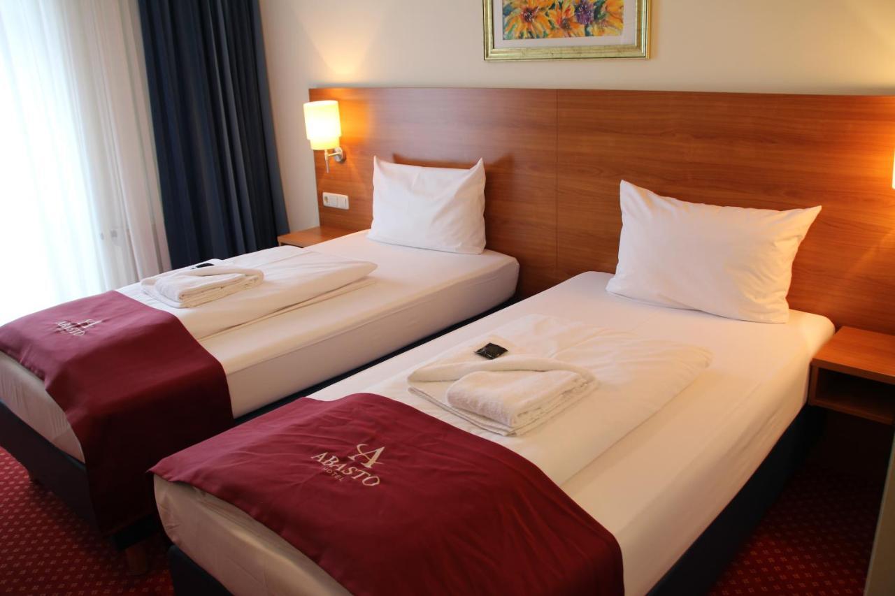 Abasto Hotel Eichenau Esterno foto