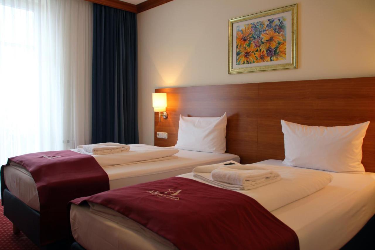 Abasto Hotel Eichenau Esterno foto