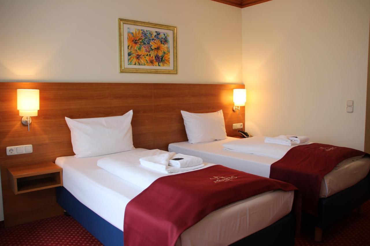 Abasto Hotel Eichenau Esterno foto